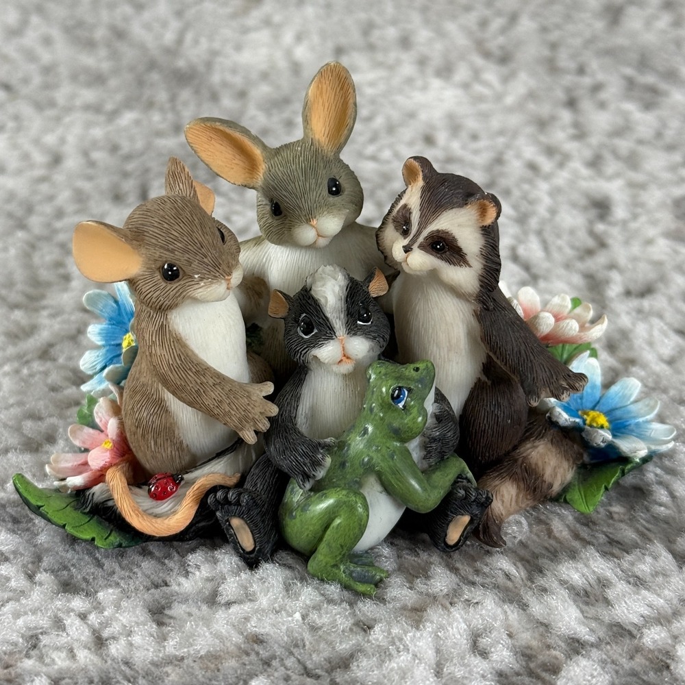Fitz and Floyd Charming Tails Friends Are The Family We‎ Choose 89/187 Figurine